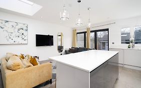 Large 4 Bedroom House With Parking Available