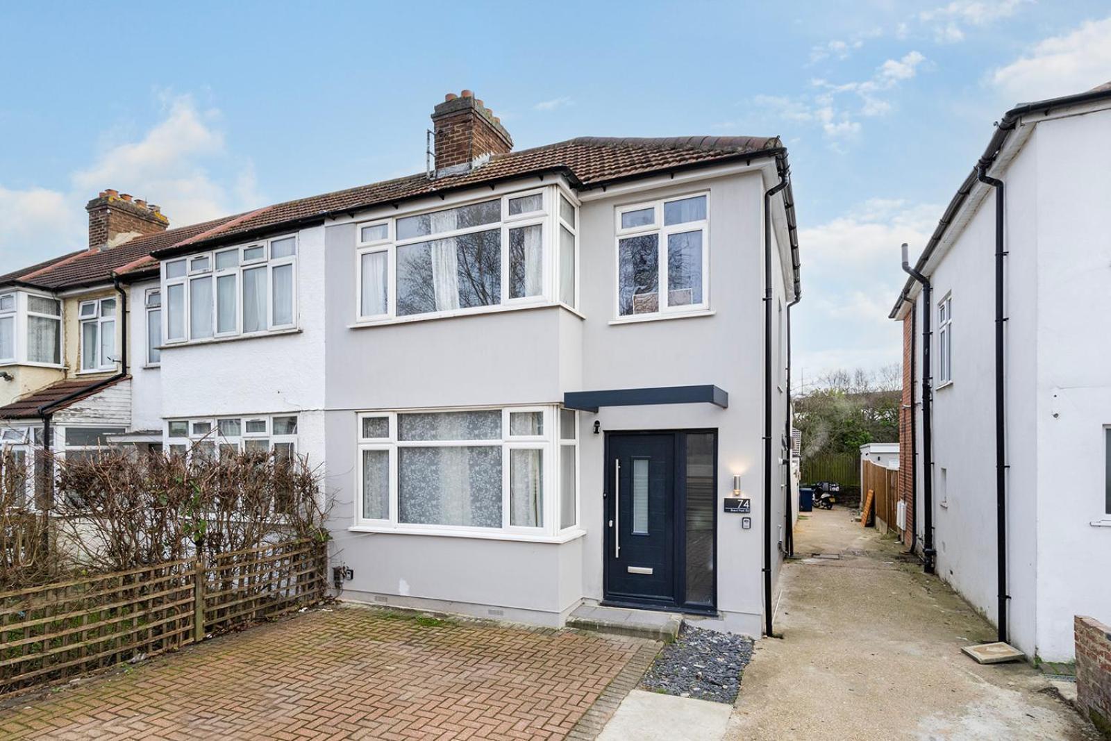 Large 4 Bedroom House With Parking Available Londres Exterior foto