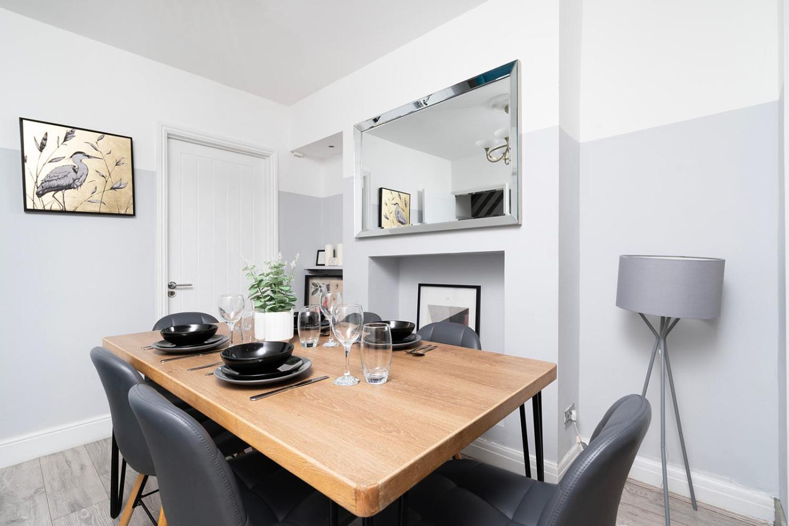 Large 4 Bedroom House With Parking Available Londres Exterior foto